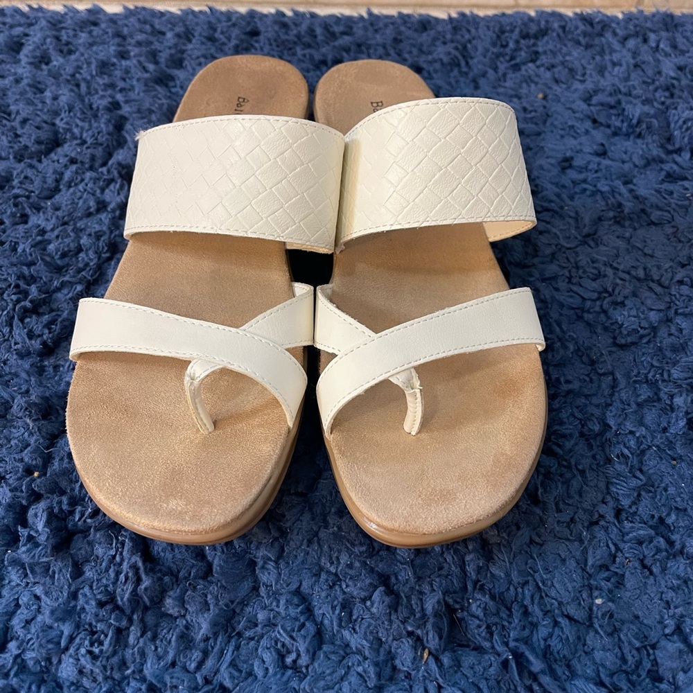 Women’s sandals like new